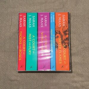 NEW!! A Court of Thorns and Roses 5 Book Set
